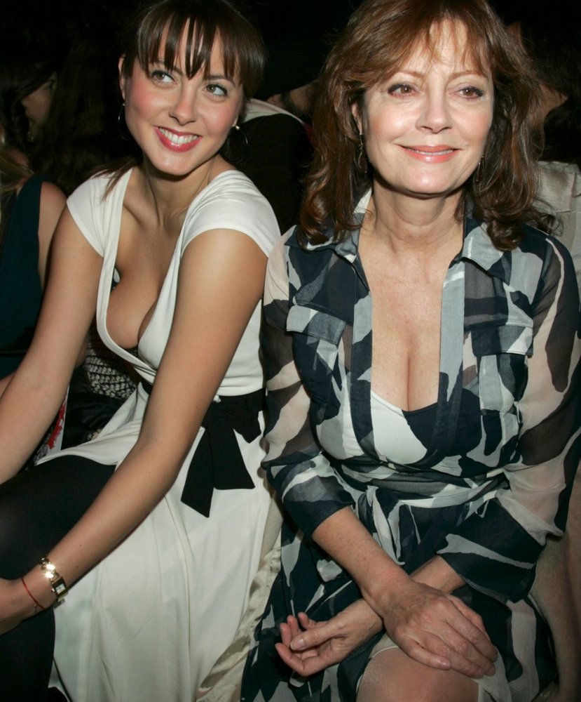 Eva Amurri Braless
