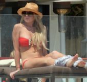 Lindsay Lohan Nude Pic 2
