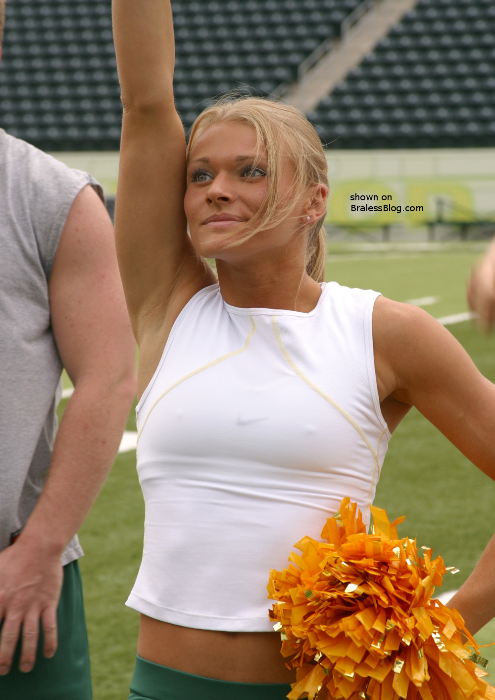 Braless Cheerleader Pokies.