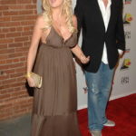 pregnant Tori Spelling