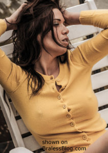 yellow sweater pokies